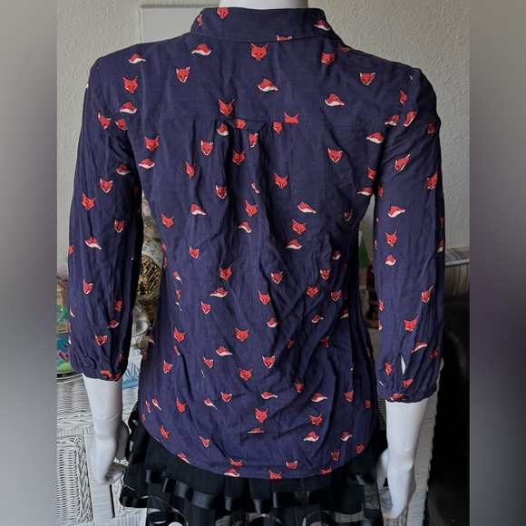 Anthropologie Maeve All Rayon Print blouse with Foxes in Plum Color Size 2 - Picture 4 of 9